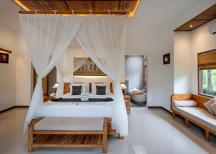 Govala & * Ubud