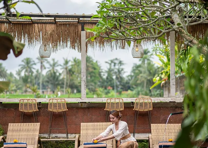 Govala & * Ubud